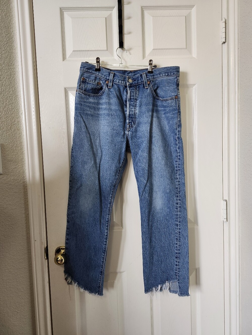 Levis Premium Classic Men's Blue Denim Jeans - Straight Fit 29x26